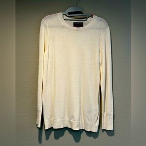 Banana Republic cream colored merino wool/cashmere blend sweater